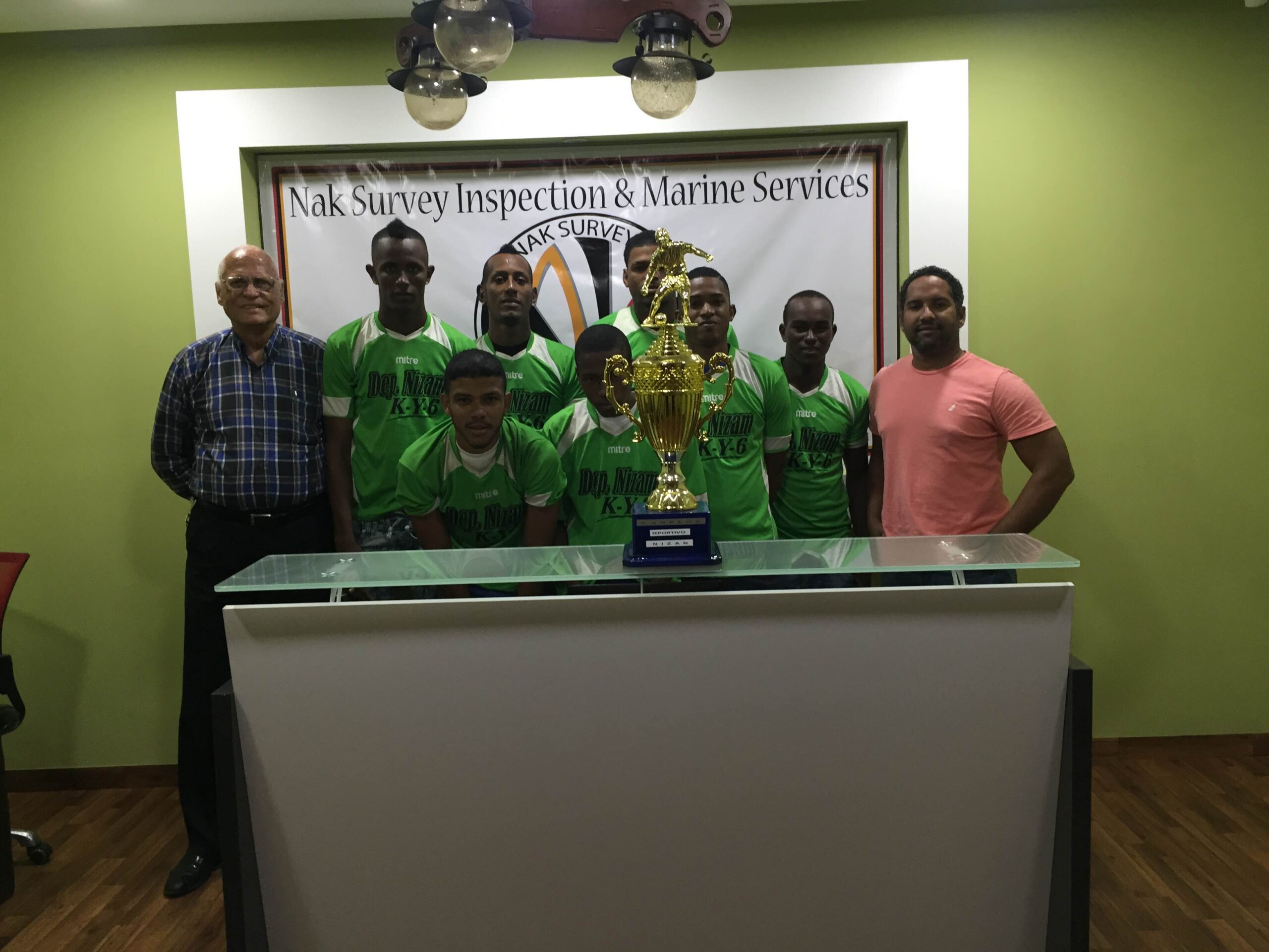 Primer campeonato ganado equipo de fútbol